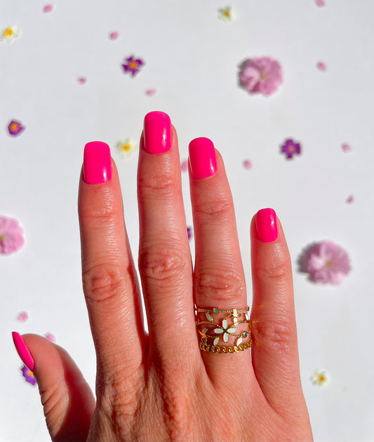 Bague en acier innoxydable design sophistiqué avec des fleurs